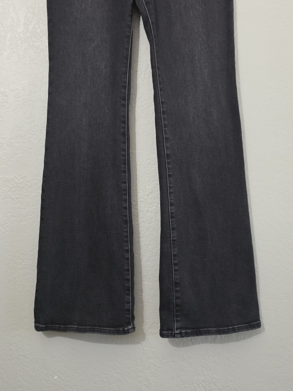 Good American Good Cowboy Bootcut Jeans Black High-Rise Flare Womens 8/29 - Picture 4 of 10